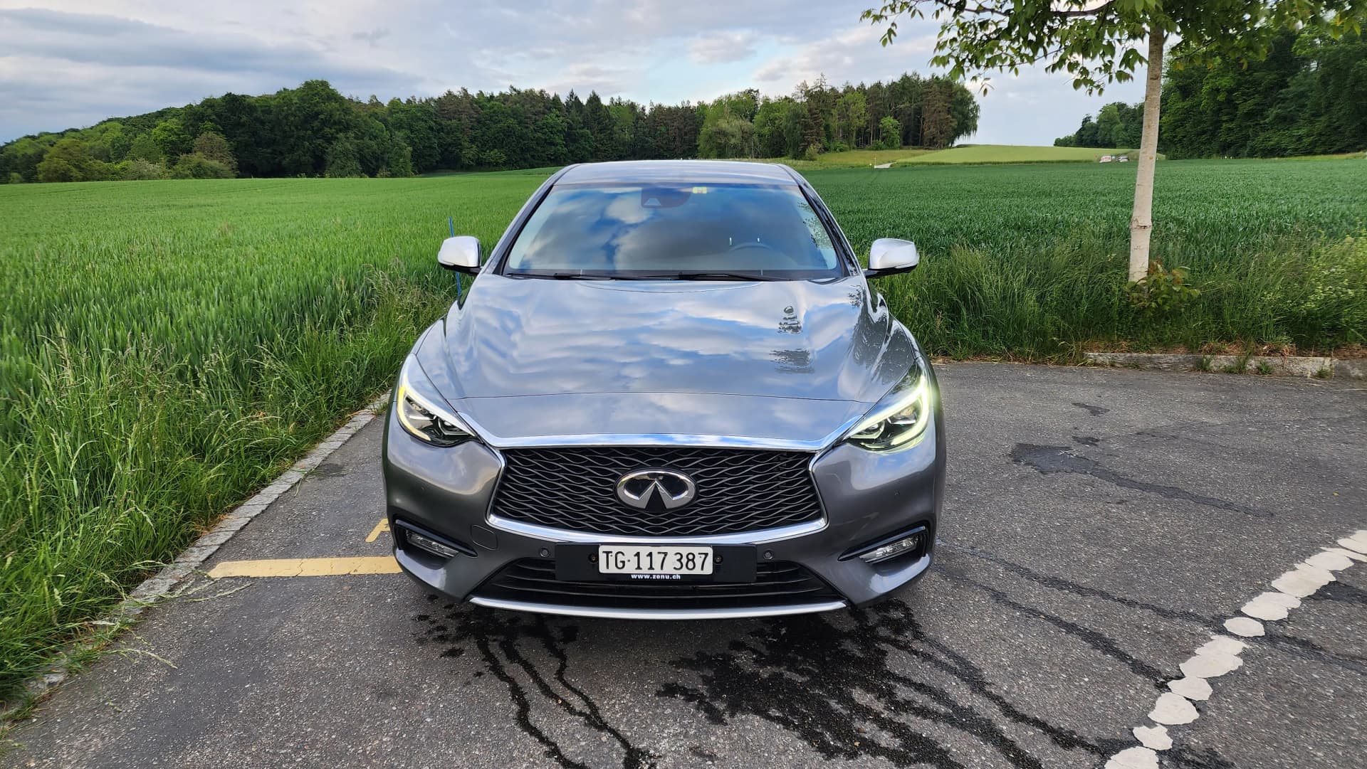 Infiniti Q30 MotoAuto.ch 2.2d Premium AWD Mercedes GLA
